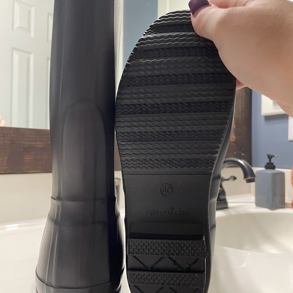 Bamboo brand rain boots. Size 9. under knee height - Picture 3 of 3